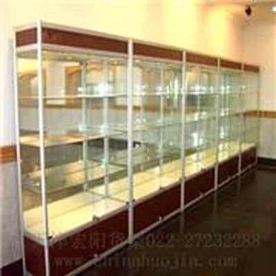 鈦合金展示柜——為汽車(chē)4S店與化妝品行業(yè)打造精品展示方案